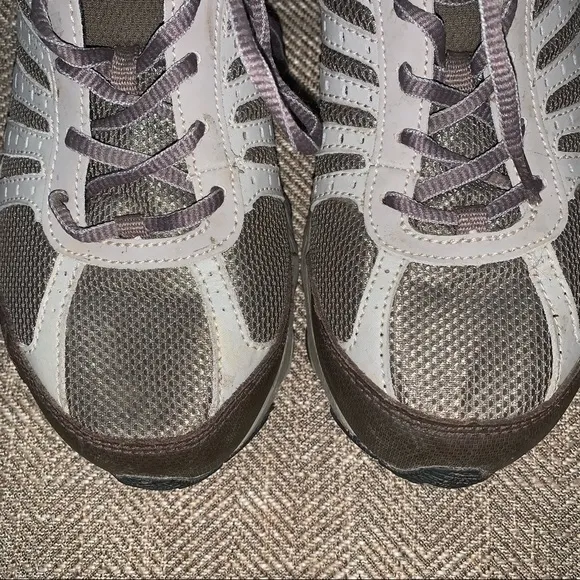 EUC Columbia Techlite Hiking Shoes Size 11.