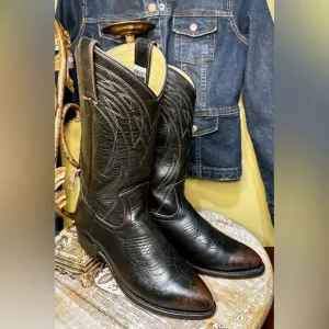 EUC Frye “Billy” Pull-on. RARE and Retired. Black Leather Brown Patina. Size 7