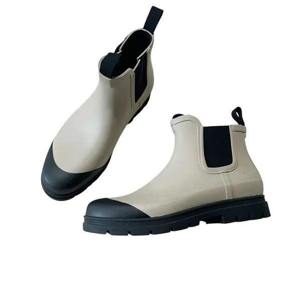 Everlane Black and Cream Chelsea Rain Boots 10
