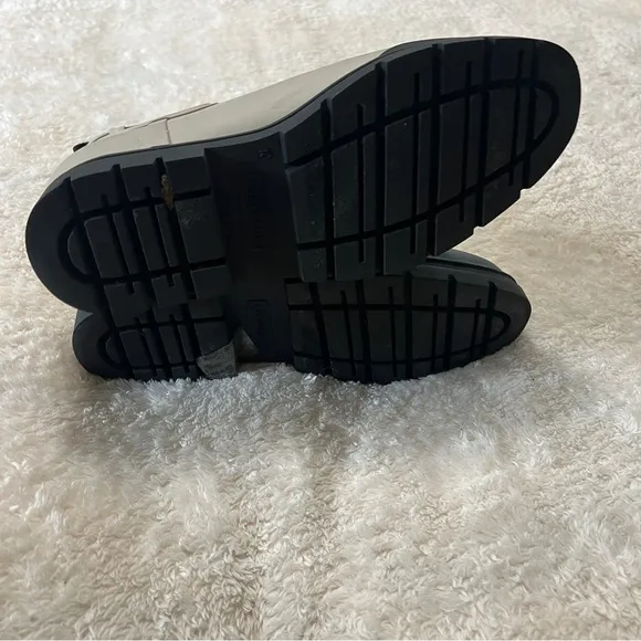 Everlane Black and Cream Chelsea Rain Boots 10