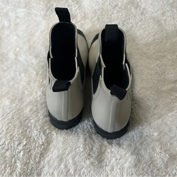 Everlane Black and Cream Chelsea Rain Boots 10
