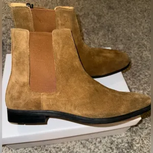 EXPRESS Men’s Suede Brown Boots NWT