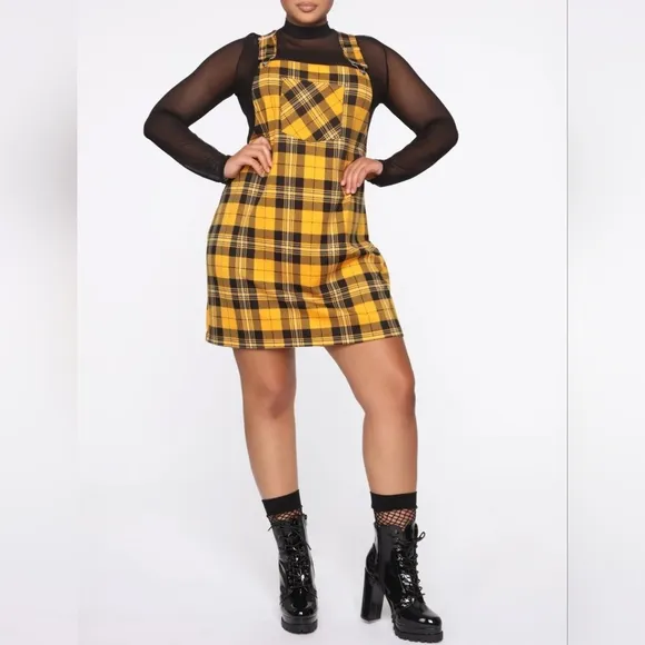FASHION NOVA Vivian Patent Leather Lace Up Chunky Platform Ankle Bootie NWT