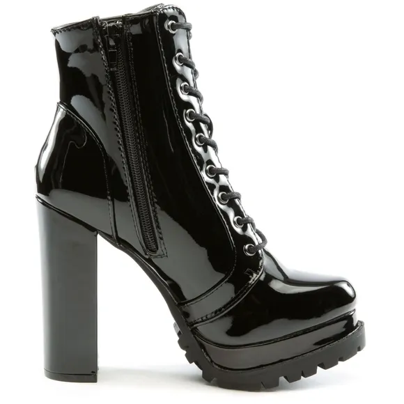 FASHION NOVA Vivian Patent Leather Lace Up Chunky Platform Ankle Bootie NWT