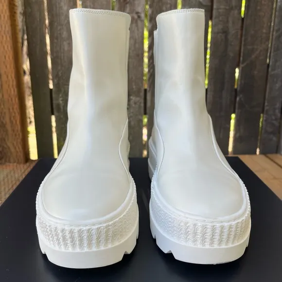 Fenty x Puma By Rihanna Chelsea Sneaker Chunky Sole Boot In Vanilla Ice Sz 10