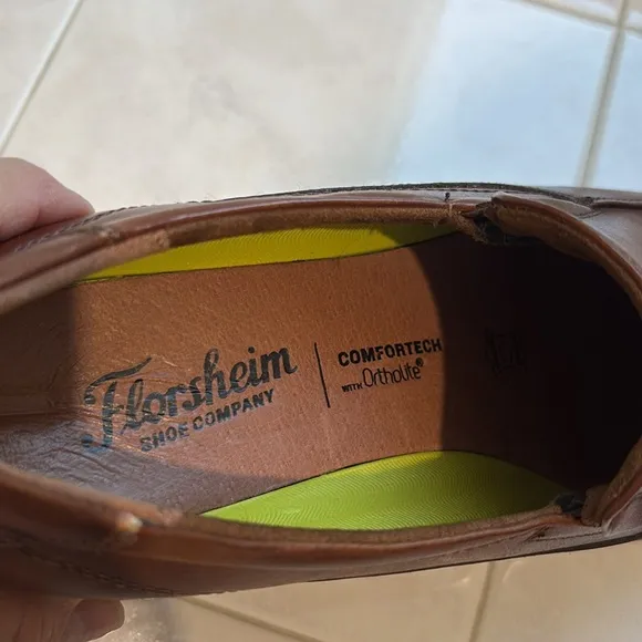 Florsheim Leather Midtown Moc Toe Slip On Cognac Brown Loafers. EUC