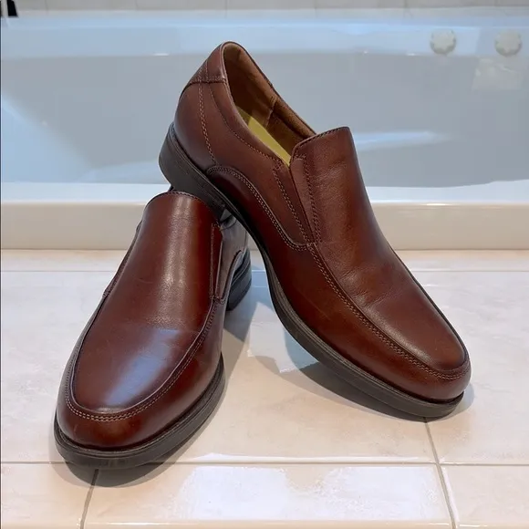 Florsheim Leather Midtown Moc Toe Slip On Cognac Brown Loafers. EUC