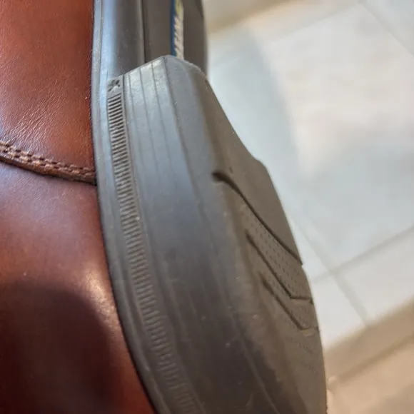 Florsheim Leather Midtown Moc Toe Slip On Cognac Brown Loafers. EUC