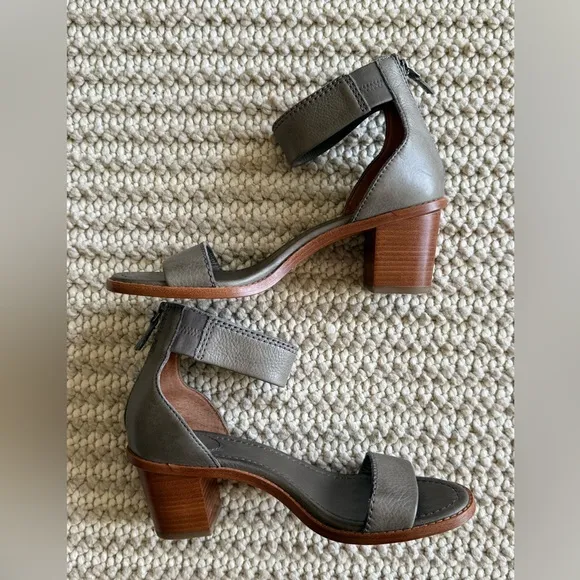 Frye Brielle Gray Back Zip Ankle Strap Leather Block Heel Sandal Shoe Size 8