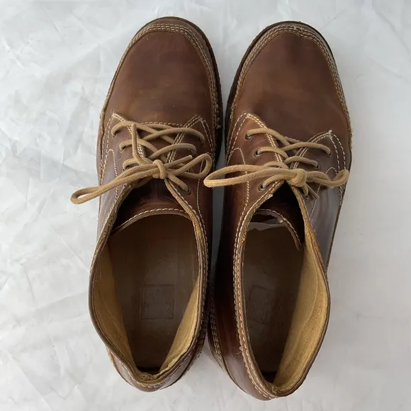 Frye Brown Leather Chukka Boots with Lace-Up Design Men’s 11