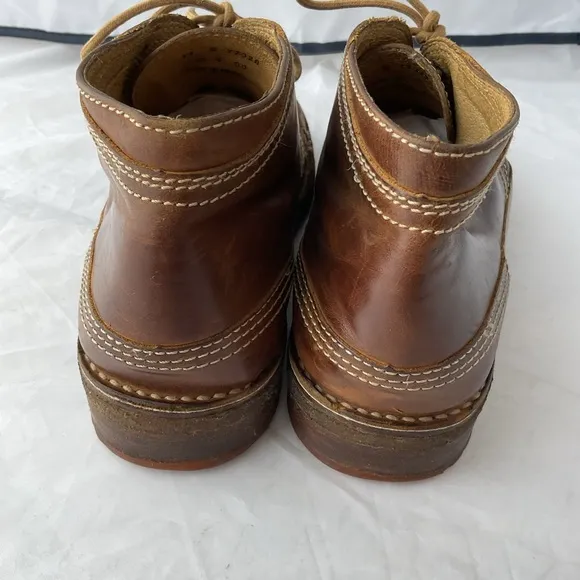 Frye Brown Leather Chukka Boots with Lace-Up Design Men’s 11