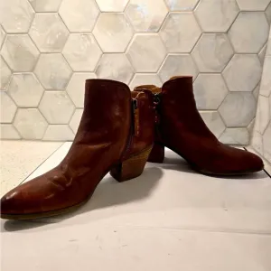 Frye Megan Women's Side Zip Cognac Leather Ankle Booties Size 7.5M
