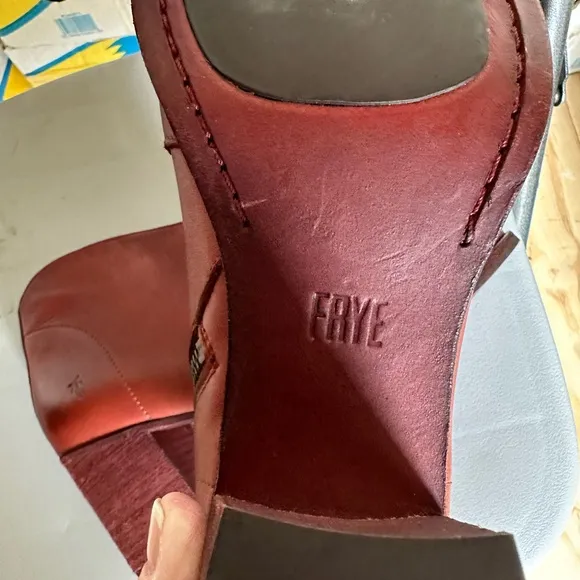 Frye Nora Elegant Brown Leather Ankle Boots