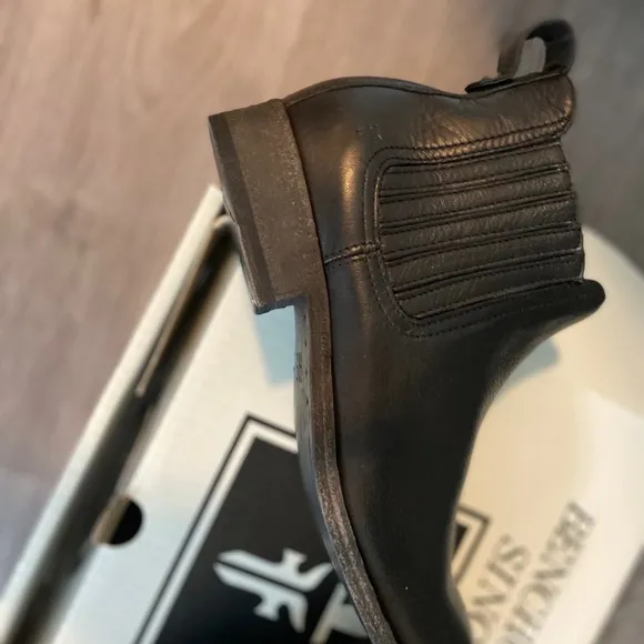 Frye Pippa Chelsea Booties