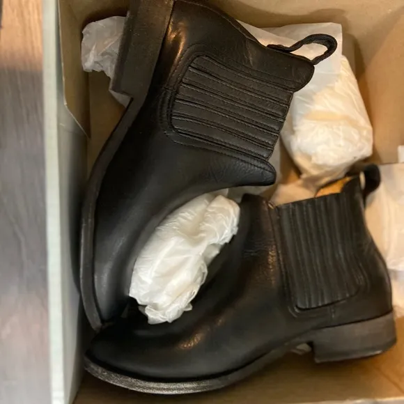 Frye Pippa Chelsea Booties