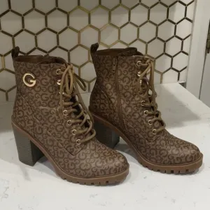 GBG Stylish Brown Ankle BootsMilitary style Size 7