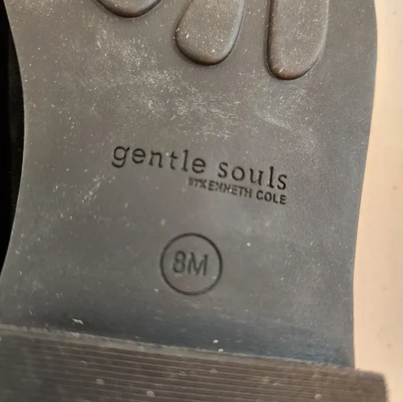 Gentle Souls Emma Back Zip Black Suede Comfort Ankle Boots Size 8M
