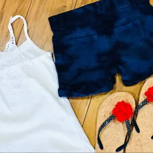 Girl outfit school tee shirt top - blue shorts - July shoes patriotic — …
