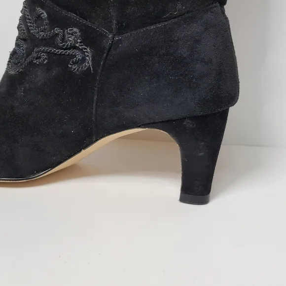 Gloria Vanderbilt Suede Knee High Embroidered Heeled Boots 7.5 BIN1