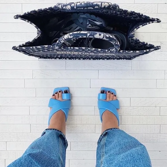 GORGEOUS ZARA NWT Padded Heeled Leather Sandals