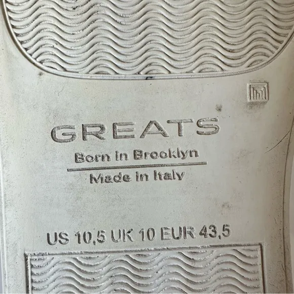 GREATS ROYAL SUEDE CHUKKAS SIZE 10.5