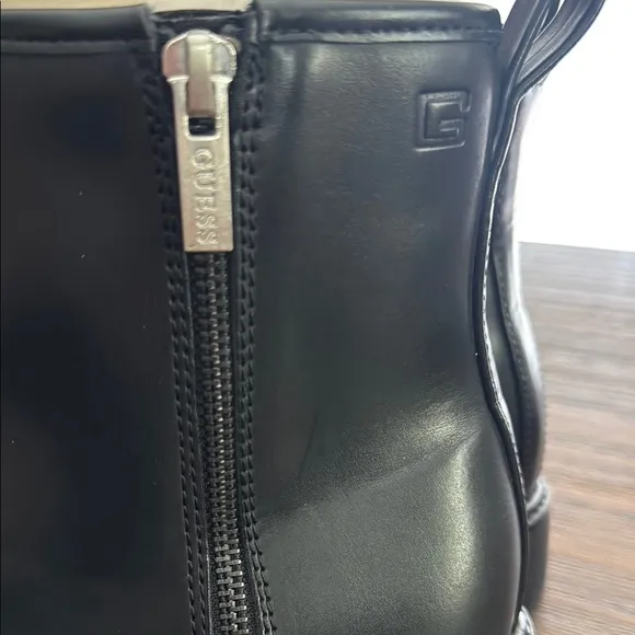 GUESS Men's Dine black Boots size 8.5
