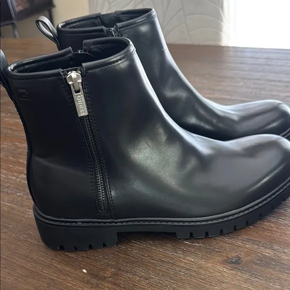 GUESS Men's Dine black Boots size 8.5