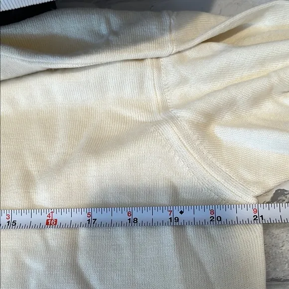 Henri Bendel Cream Long Sleeve women’s sweater Italy merino wool