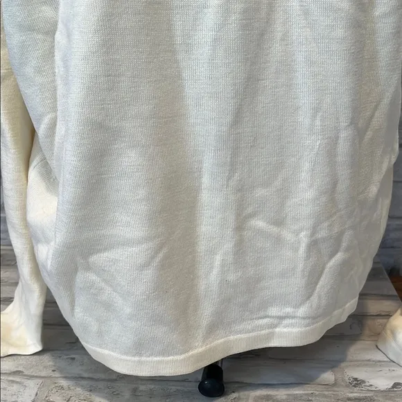 Henri Bendel Cream Long Sleeve women’s sweater Italy merino wool