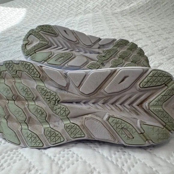 Hoka One One Clifton 8 Woman Size 10 Wide Running Shoes Walking Everyday Wear
