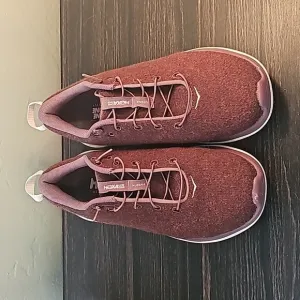 HOKA One One Hupana Flow Wool Women’s Shoes Burgundy Wool 7.5 US