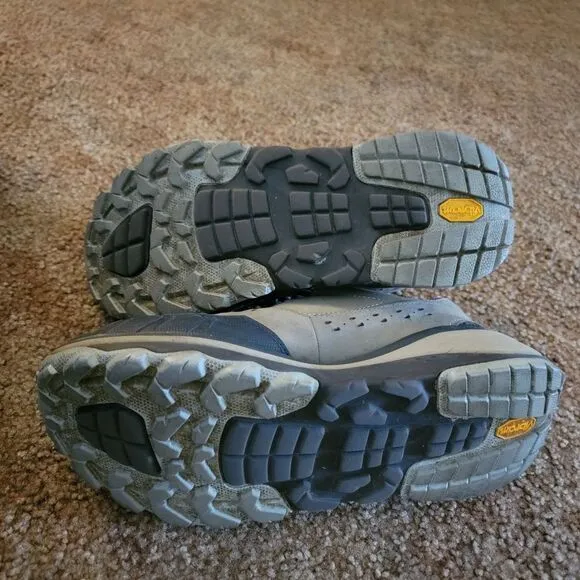 Hoka One One 'Tor Summit WP' Gray/Pink/Blue Sneakers