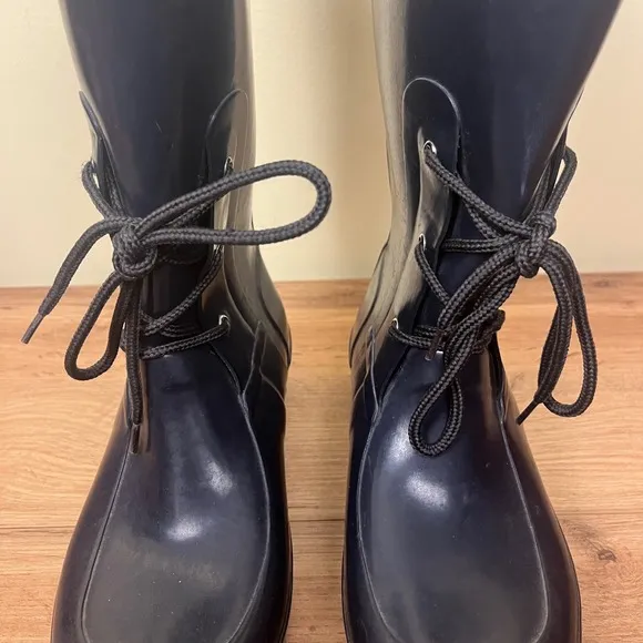 HUNTER Ackley Lace Front Rain Boots Size 8 Navy Blue Mid-Calf Waterproof Rubber