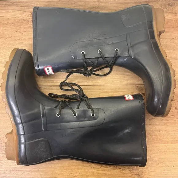 HUNTER Ackley Lace Front Rain Boots Size 8 Navy Blue Mid-Calf Waterproof Rubber