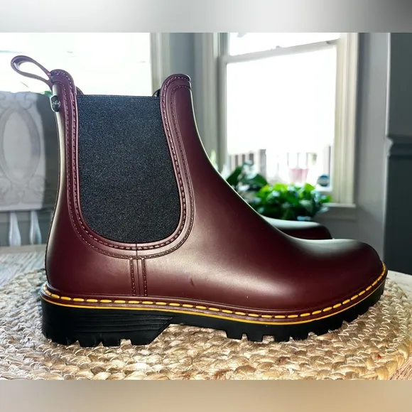 IGOR  Burgundy Chelsea Boots WOMENS SIZE 40