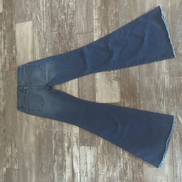 J BRAND &quot;Kiki Flare&quot; lotus wash jeans bell bottoms frayed/raw hem 23x34L TALL