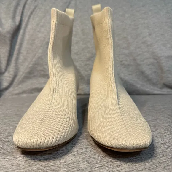 JOIE x Revolve Neely Block Heel Bootie, Ivory, Size 9, EUC