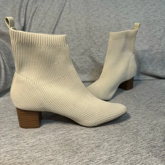 JOIE x Revolve Neely Block Heel Bootie, Ivory, Size 9, EUC