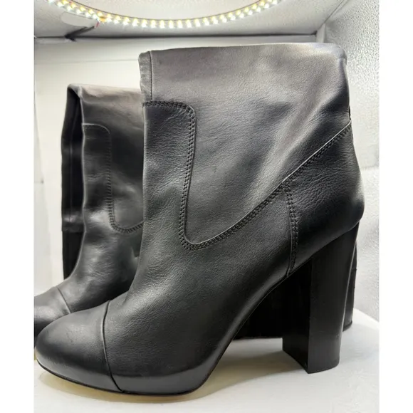 Juicy Couture Rosette High Heel Black Leather Boots Size 9.5