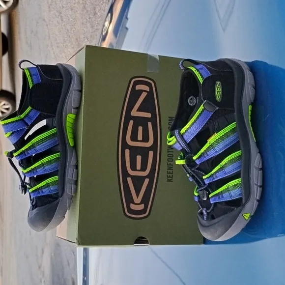 Keen H2 Newport REFLECTIVE Kids Size 5 Sandals Shoes Closed Toe Blue Green Used