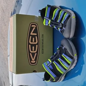Keen H2 Newport REFLECTIVE Kids Size 5 Sandals Shoes Closed Toe Blue Green Used