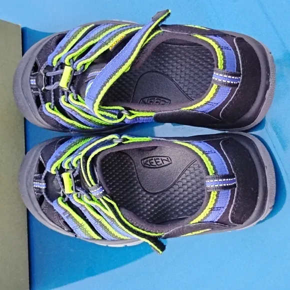 Keen H2 Newport REFLECTIVE Kids Size 5 Sandals Shoes Closed Toe Blue Green Used