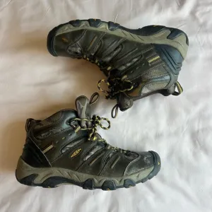 KEEN Voyageur Mid Hiking Boots – Men’s Size 8.5