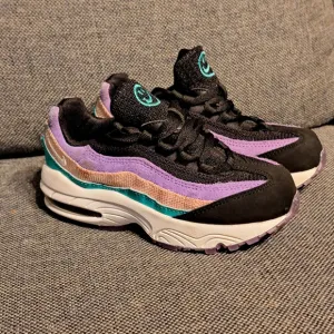 Kids Nike Air Max 95 Sneakers Size 11C Black Purple Teal