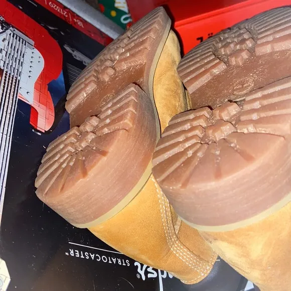 Kids size 2 classic style Timberlands great condition maybe worn 5-6 times