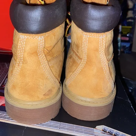 Kids size 2 classic style Timberlands great condition maybe worn 5-6 times