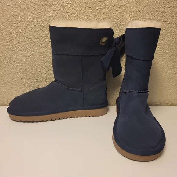 Koolaburra by UGG Blue Andrah Short Suede Boots Size 6