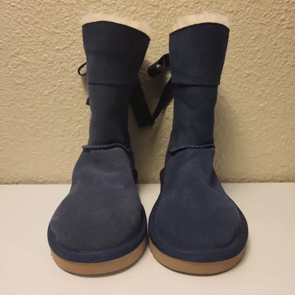 Koolaburra by UGG Blue Andrah Short Suede Boots Size 6