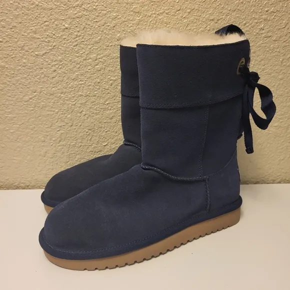Koolaburra by UGG Blue Andrah Short Suede Boots Size 6