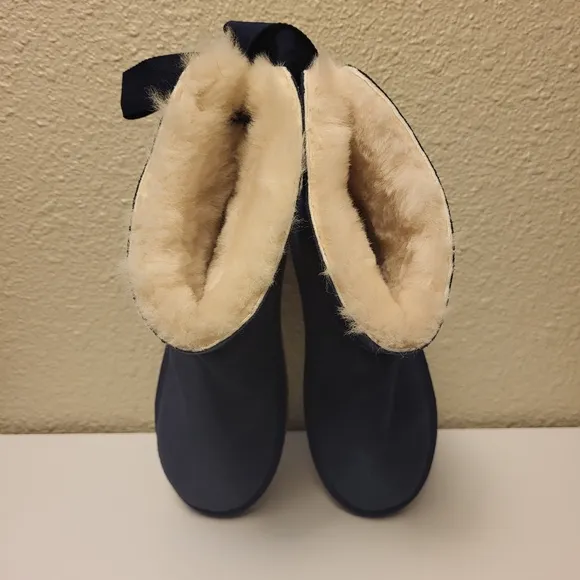 Koolaburra by UGG Blue Andrah Short Suede Boots Size 6